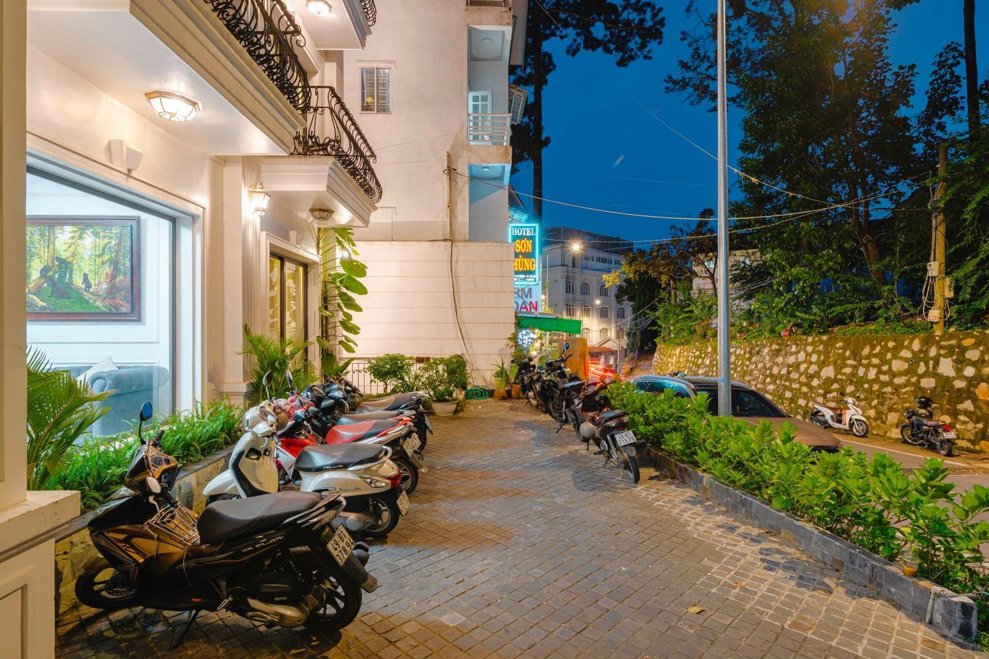 Ttr Moonstone Apart Hotel Da Lat Eksteriør billede